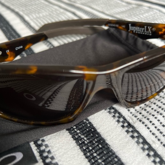 Oakley Jupiter xl - Picture 3 of 3